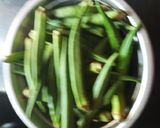 A picture of step 1 of Bhindi masala (sabzi).