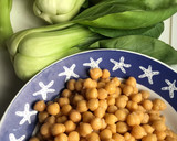 Foto del paso 1 de la receta: Wok de Pak choi, col china, con garbanzos. Rebosante de vitamina C