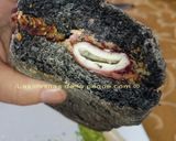 Foto del paso 11 de la receta: Bocata de calamares con pan negro con tinta de calamar y cucuruchos de calamares con ensalada