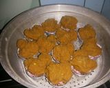 Foto langkah ke 4 dari resep Bolu kukus gula merah (no mixer no ribet).