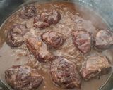 Foto del paso 1 de la receta: Carrilleras al vino tinto con níscalos salteados y casarecce