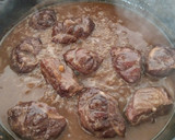 Foto del paso 1 de la receta: Carrilleras al vino tinto con níscalos salteados y casarecce