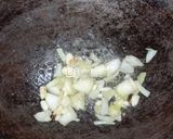 Foto langkah ke 2 dari resep Telur Ceplok Masak Kecap.