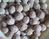 Foto langkah ke 7 dari resep Bola-bola susu salju.