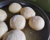 Foto langkah ke 8 dari resep #22 Bomboloni Menul Empuk.