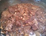 Foto del paso 8 de la receta: Carne de res en salsa de vino y champiñones