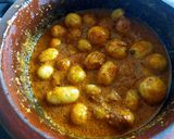 A picture of step 4 of Dum Aloo.