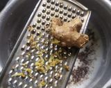 A picture of step 2 of Galangal tea.