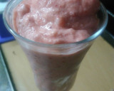 Foto del paso 3 de la receta: Smoothie frutal 🍌🍓🍑sin azúcar ni lácteos