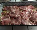 Csirkemell savanyúkáposzta ágyon sütve, fűszeres újkrumplival recept fázis 3 fotója