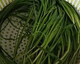 A picture of step 1 of Quick Sauté: Garlic chive with semi-dry beancurd韭菜炒豆干.