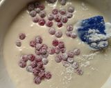 A picture of step 3 of Red currant cupcakes.
