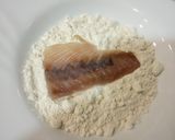 Foto del paso 1 de la receta: Llampuga (lirio) rebozada 🐟🐟🐟
