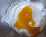 Foto del paso 2 de la receta: Huevos de nubes.