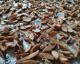 A picture of step 3 of Mango seeds Gothli Mukwas.