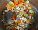 Foto del paso 3 de la receta: Redondo de ternera en salsa con champiñones