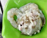 Hình bước làm 2 của món Thịt ba chỉ rang cháy cạnh kèm tôm sú biển
