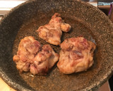Foto langkah ke 2 dari resep One Pan - Grilled Chicken Mushroom.
