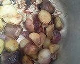 Foto del paso 3 de la receta: Papas en cascos🥔🍟 doradas en olla a presión!!!