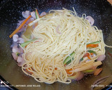 Foto del paso 3 de la receta: Noodles japoneses con verduras y huevo
