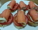 Foto del paso 2 de la receta Rollitos de salmón ahumado y queso