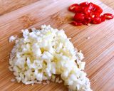 Hình bước làm 2 của món 🌱 Lá Tía Tô Ngâm Chua Ngọt (Vegan)