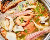 Hình bước làm 4 của món Lẩu Hải sản