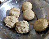 A picture of step 1 of Jowar Rotla.