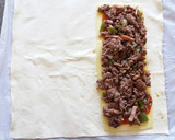 Foto del paso 3 de la receta: Hojaldre de carne y queso