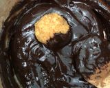 Gambar langkah 4 resipi Cake Balls.