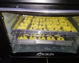 Foto langkah ke 4 dari resep Kue Semprit Renyah.