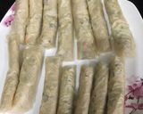 A picture of step 3 of Vegetarian Vietnamese Spring Rolls (Bánh đa nem chay).