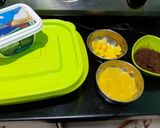 A picture of step 1 of Mango cheesecake parfait.