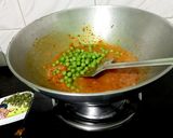 A picture of step 2 of Picnic Special Satvik Matar Paneer.