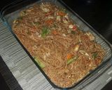 A picture of step 6 of Fried spaghatti.