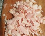 Foto del paso 2 de la receta: Pan de jamón, panceta y aceitunas en sartén