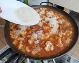 A picture of step 5 of Pork Rib and Cauliflower Paella.