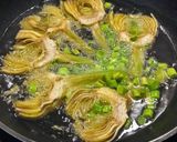 Foto del paso 2 de la receta: Gallineta cocida con Alcachofas y Mayonesa de Aceitunas de Aragón