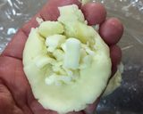 A picture of step 2 of Beef Potato Ball.