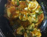 A picture of step 2 of Egg masala.