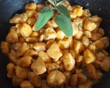 Foto del passaggio 4 della ricetta Gnocchi di zucca e patate