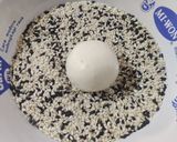 Foto langkah ke 4 dari resep Red Bean Sesame Balls.