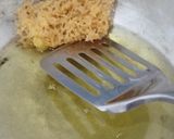 Foto langkah ke 5 dari resep Ayam Goreng Kremes.