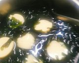 Hình bước làm 2 của món Canh tàu hủ non rong biển