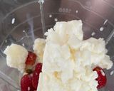 Foto langkah ke 2 dari resep Strawberry Bingsoo.
