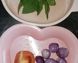 Foto langkah ke 1 dari resep Sayur Bening Oyong, Kemangi & Kecambah.