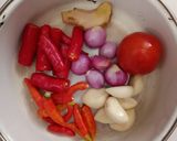 Foto langkah ke 1 dari resep Udang Sosis Saus Padang.