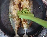 Foto langkah ke 4 dari resep Ikan Kembung Panggang Teflon.