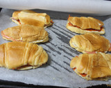 Foto del paso 4 de la receta: Mini croissants con jamón dulce y salmón