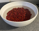 Foto del paso 1 de la receta: Alubias rojas con chorizo en olla express